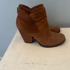 Kork Ease brown suede booties